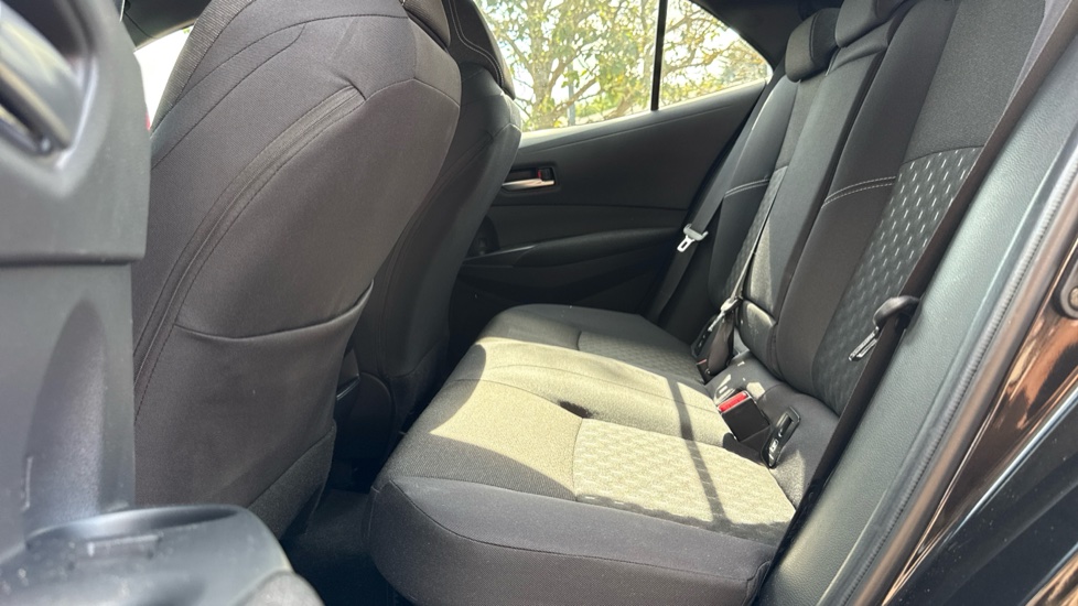 Toyota Corolla 2.0 Hybrid 178 Icon 5dr CVT Hybrid Hatchback - Image 15