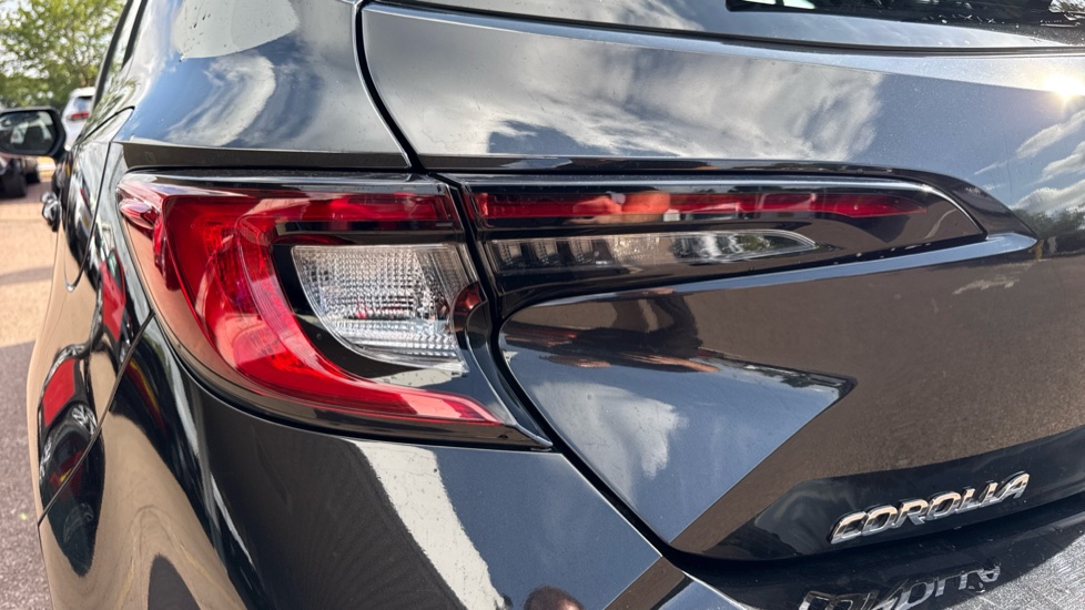 Toyota Corolla 2.0 Hybrid 178 Icon 5dr CVT Hybrid Hatchback - Image 21