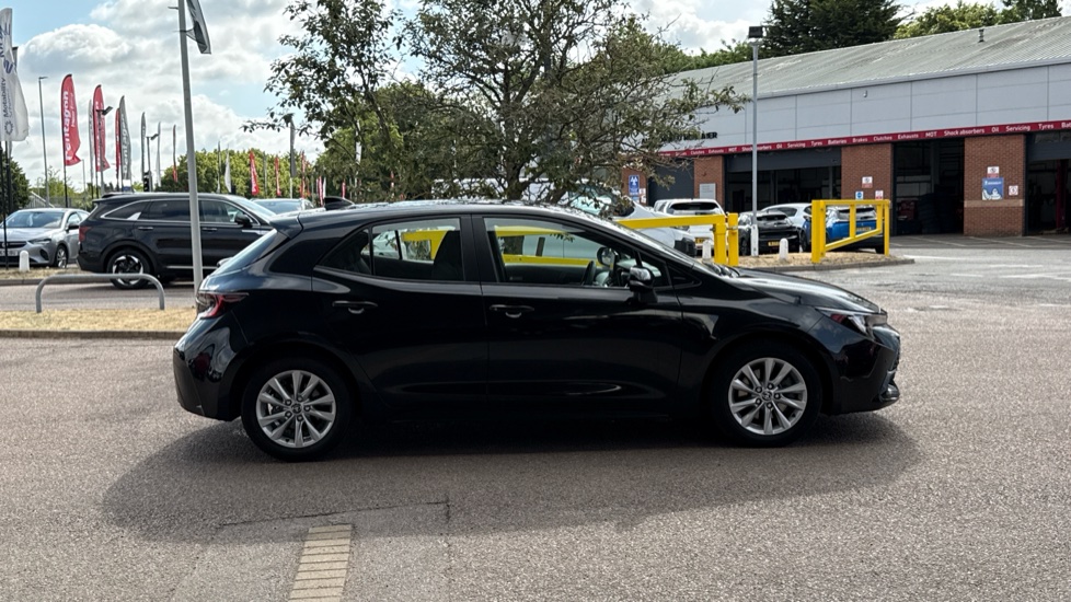 Toyota Corolla 2.0 Hybrid 178 Icon 5dr CVT Hybrid Hatchback - Image 23