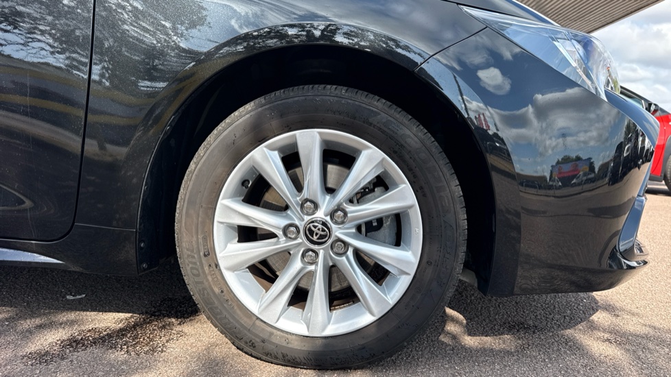 Toyota Corolla 2.0 Hybrid 178 Icon 5dr CVT Hybrid Hatchback - Image 25