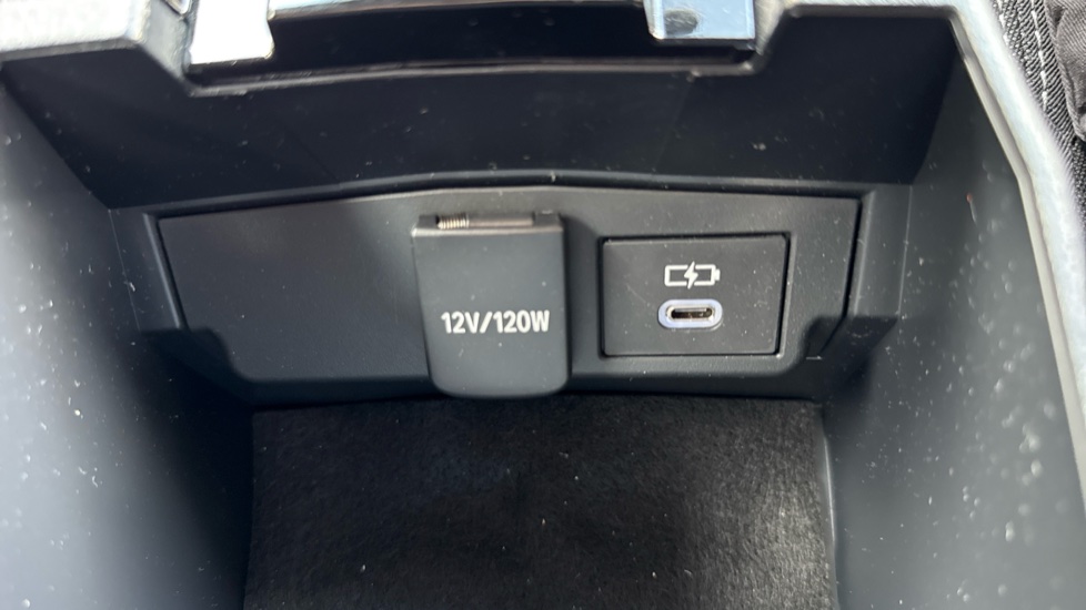 Toyota Corolla 2.0 Hybrid 178 Icon 5dr CVT Hybrid Hatchback - Image 37
