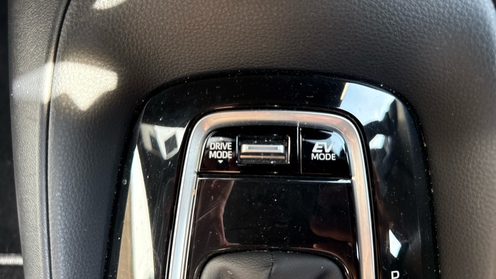 Toyota Corolla 2.0 Hybrid 178 Icon 5dr CVT Hybrid Hatchback - Image 47