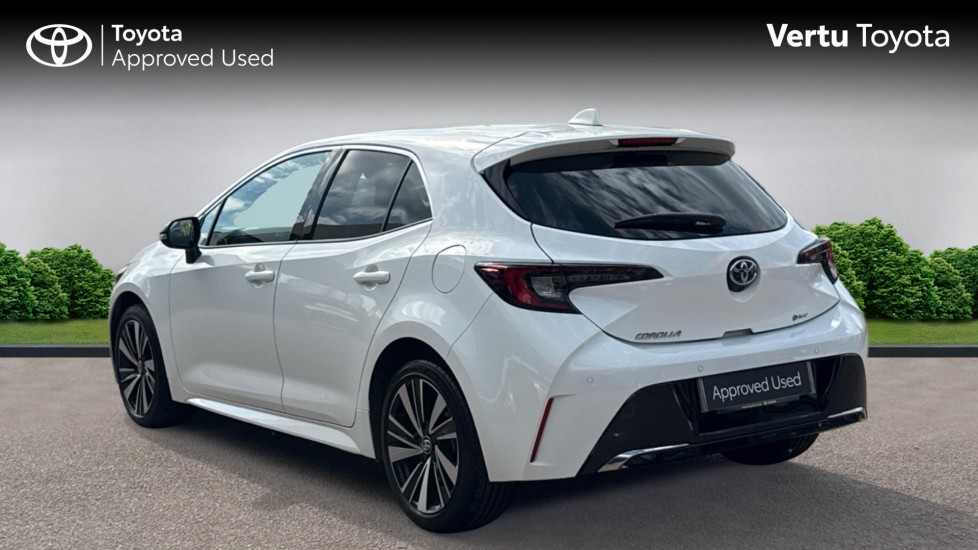 Toyota Corolla 1.8 Hybrid Design 5dr CVT Hybrid Hatchback - Image 4
