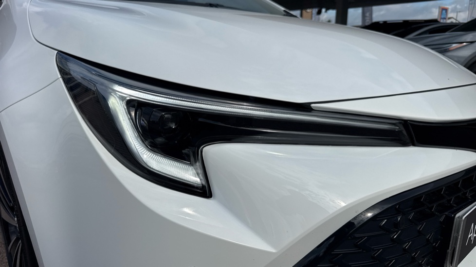 Toyota Corolla 1.8 Hybrid Design 5dr CVT Hybrid Hatchback - Image 20