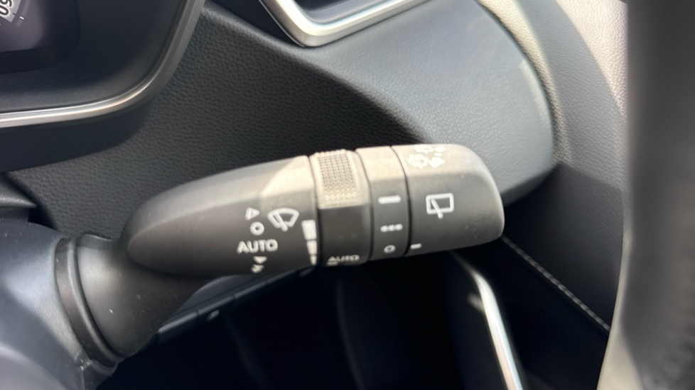 Toyota Corolla 1.8 Hybrid Design 5dr CVT Hybrid Hatchback - Image 34