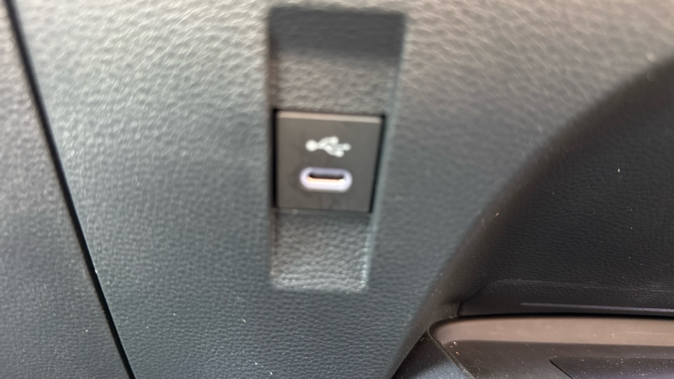 Toyota Corolla 1.8 Hybrid Design 5dr CVT Hybrid Hatchback - Image 38