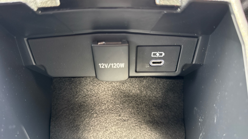 Toyota Corolla 1.8 Hybrid Design 5dr CVT Hybrid Hatchback - Image 40