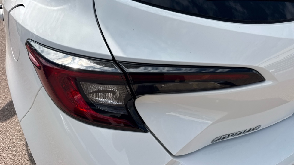 Toyota Corolla 1.8 Hybrid Design 5dr CVT Hybrid Hatchback - Image 43
