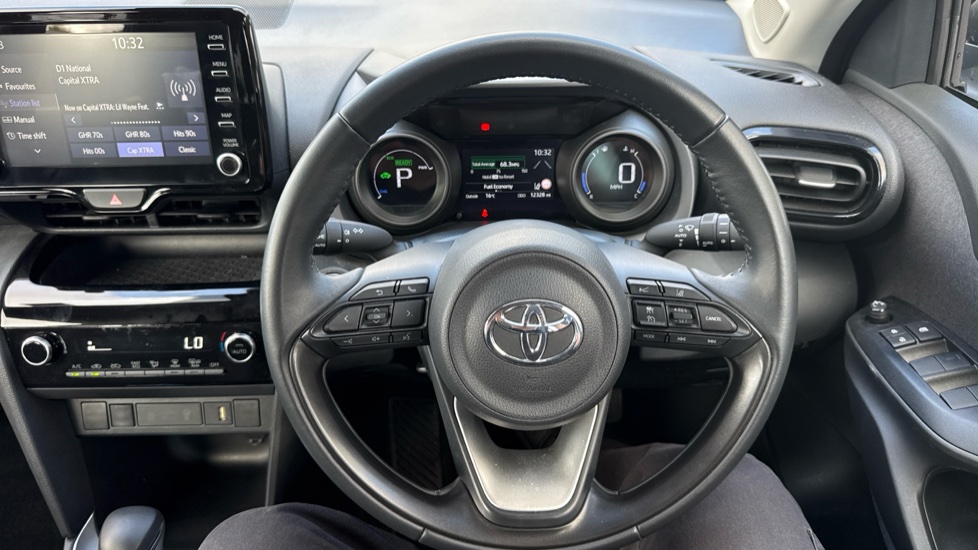 Toyota Yaris Cross 1.5 Hybrid Icon 5dr CVT Hybrid Estate - Image 7
