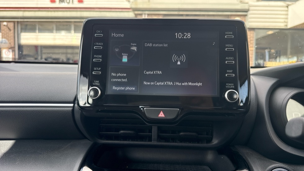 Toyota Yaris Cross 1.5 Hybrid Icon 5dr CVT Hybrid Estate - Image 9