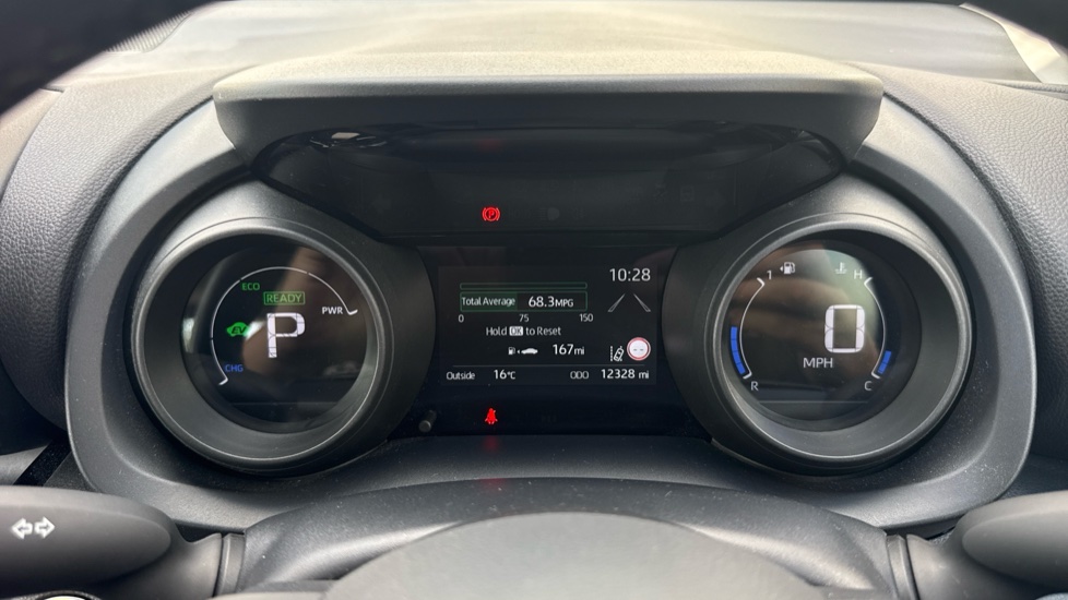 Toyota Yaris Cross 1.5 Hybrid Icon 5dr CVT Hybrid Estate - Image 11