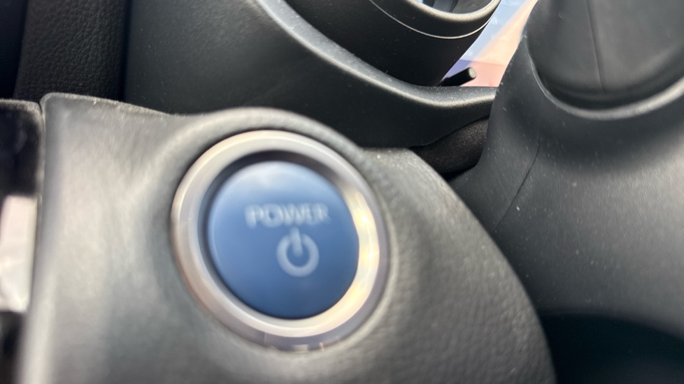Toyota Yaris Cross 1.5 Hybrid Icon 5dr CVT Hybrid Estate - Image 16