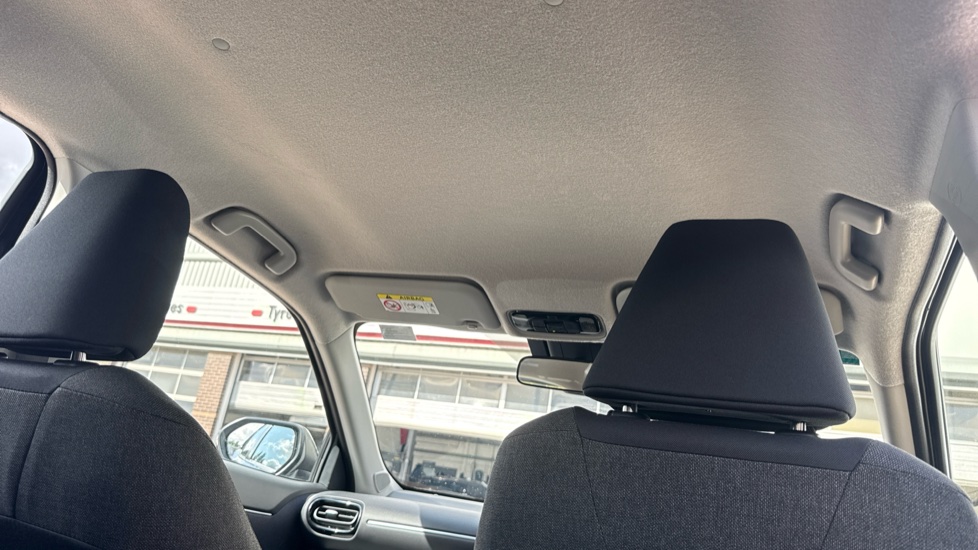 Toyota Yaris Cross 1.5 Hybrid Icon 5dr CVT Hybrid Estate - Image 19