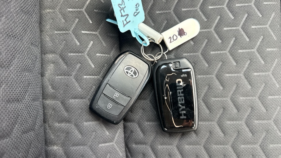 Toyota Yaris Cross 1.5 Hybrid Icon 5dr CVT Hybrid Estate - Image 28