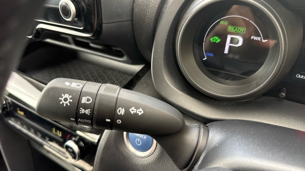 Toyota Yaris Cross 1.5 Hybrid Icon 5dr CVT Hybrid Estate - Image 33
