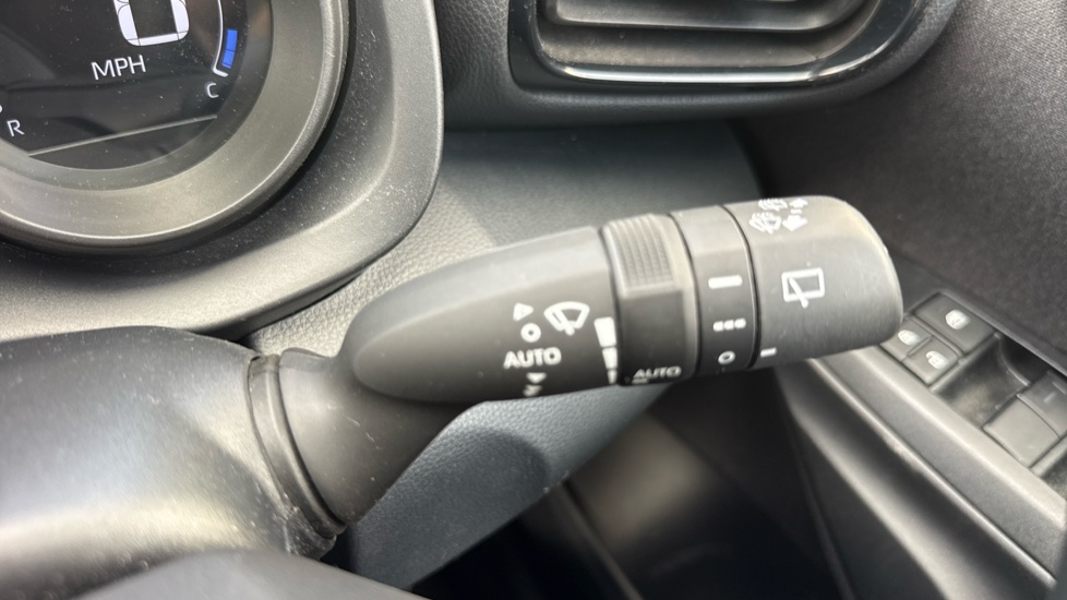 Toyota Yaris Cross 1.5 Hybrid Icon 5dr CVT Hybrid Estate - Image 34