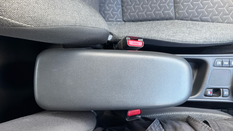 Toyota Yaris Cross 1.5 Hybrid Icon 5dr CVT Hybrid Estate - Image 47