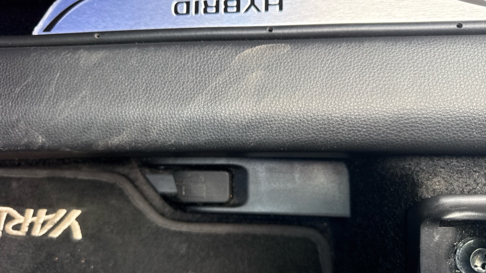Toyota Yaris Cross 1.5 Hybrid Icon 5dr CVT Hybrid Estate - Image 50