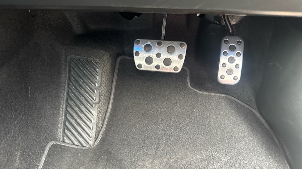 Toyota Yaris 1.5 Hybrid GR Sport 5dr CVT Hybrid Hatchback - Image 10