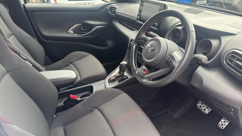 Toyota Yaris 1.5 Hybrid GR Sport 5dr CVT Hybrid Hatchback - Image 12
