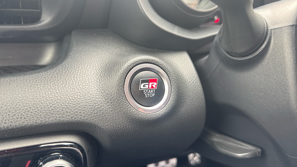 Toyota Yaris 1.5 Hybrid GR Sport 5dr CVT Hybrid Hatchback - Image 16
