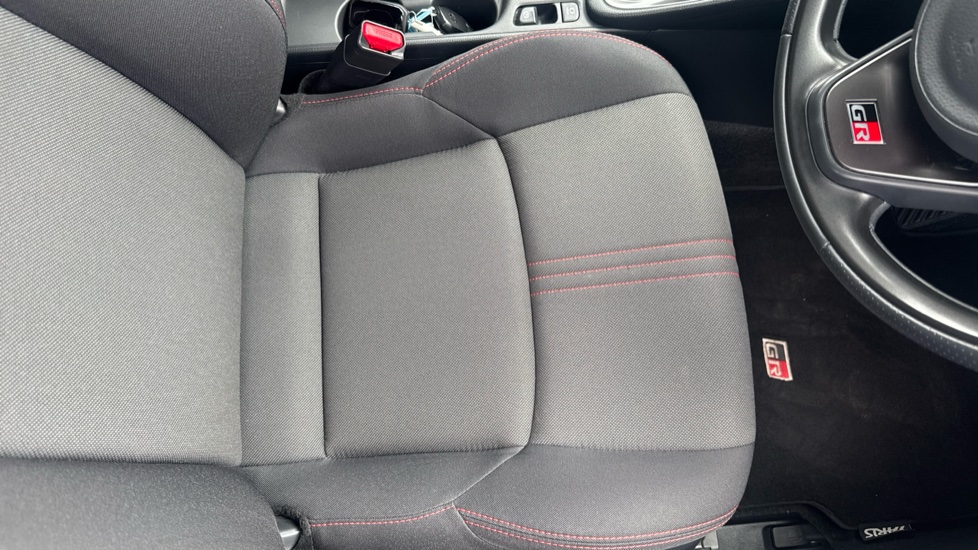 Toyota Yaris 1.5 Hybrid GR Sport 5dr CVT Hybrid Hatchback - Image 17