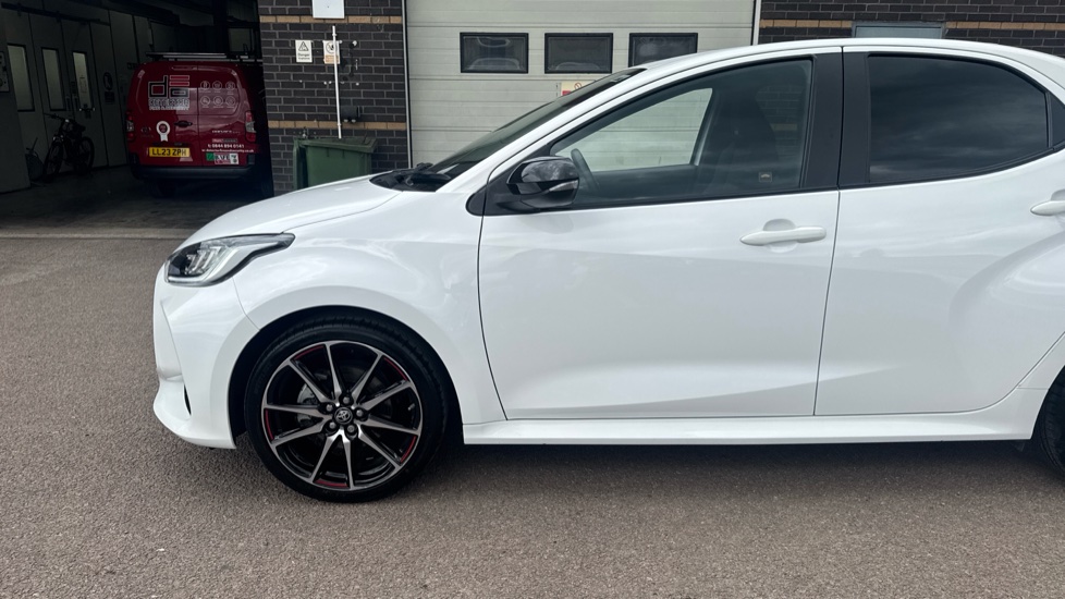 Toyota Yaris 1.5 Hybrid GR Sport 5dr CVT Hybrid Hatchback - Image 37