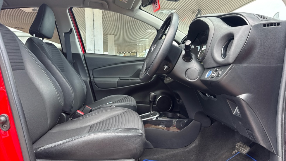 Toyota Yaris 1.5 Hybrid Excel TSS 5dr CVT Hybrid Hatchback - Image 12