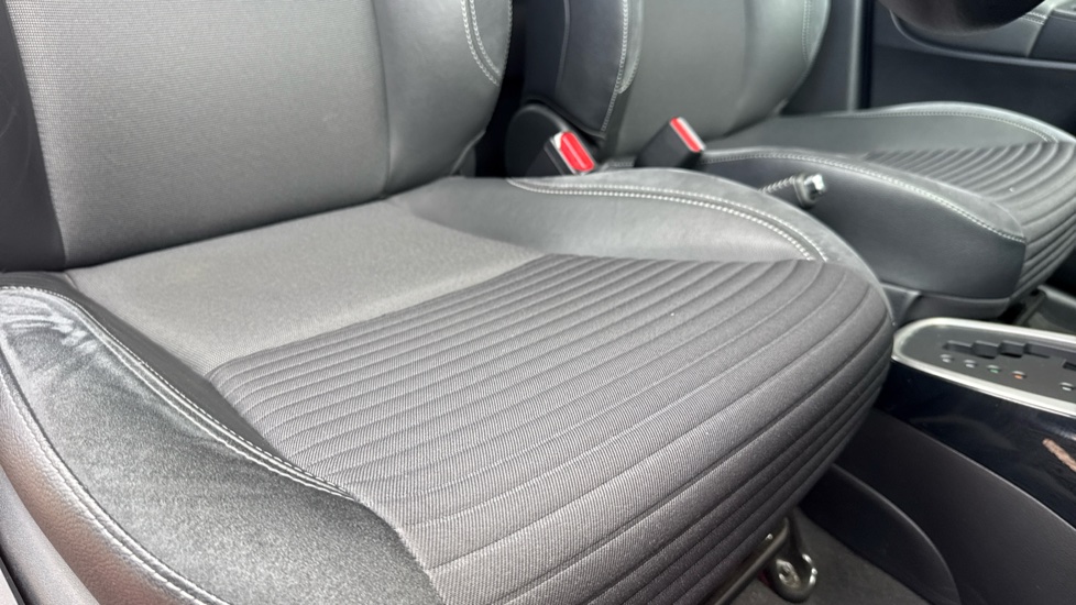 Toyota Yaris 1.5 Hybrid Excel TSS 5dr CVT Hybrid Hatchback - Image 17