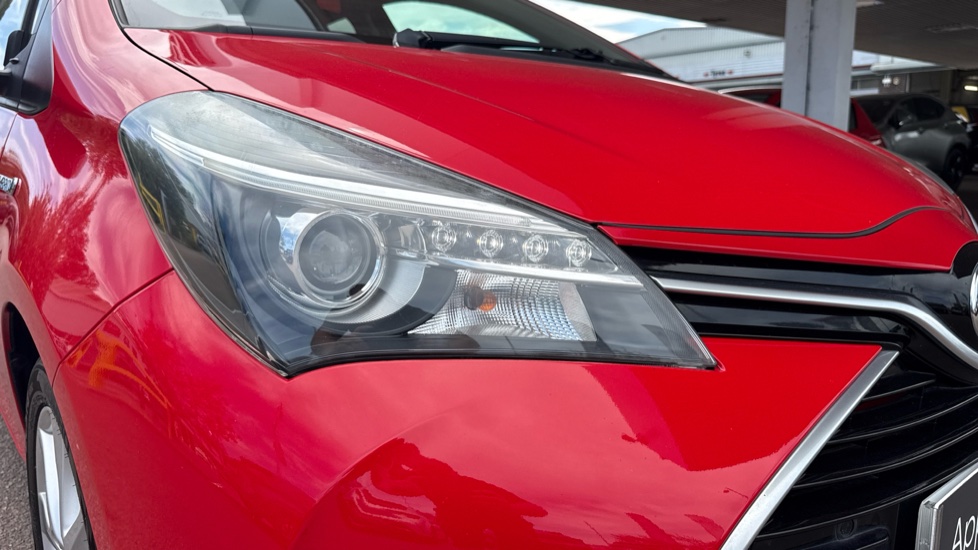 Toyota Yaris 1.5 Hybrid Excel TSS 5dr CVT Hybrid Hatchback - Image 20