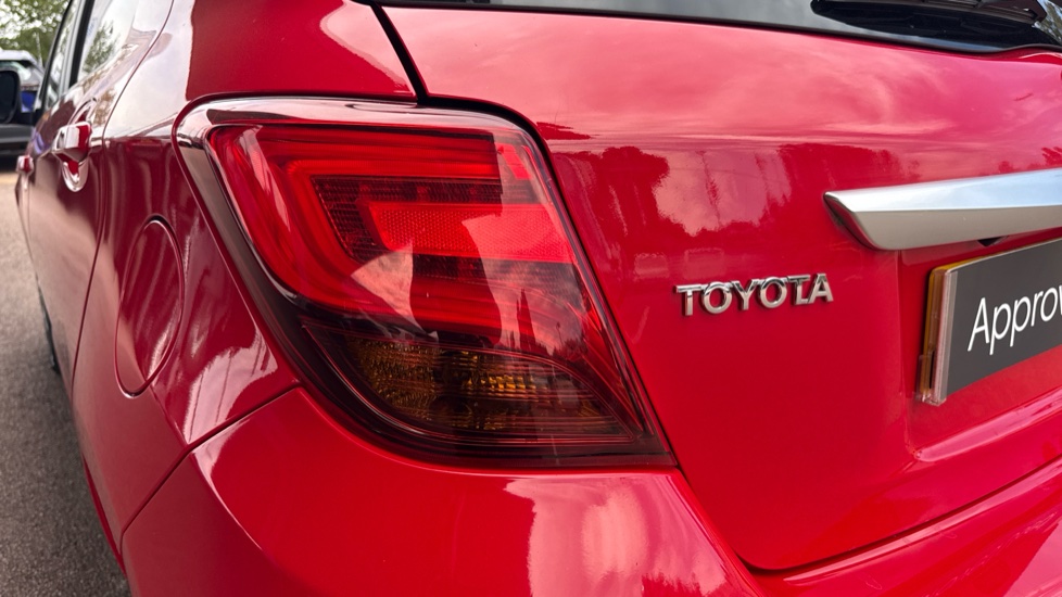 Toyota Yaris 1.5 Hybrid Excel TSS 5dr CVT Hybrid Hatchback - Image 21