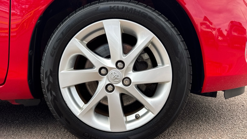 Toyota Yaris 1.5 Hybrid Excel TSS 5dr CVT Hybrid Hatchback - Image 25