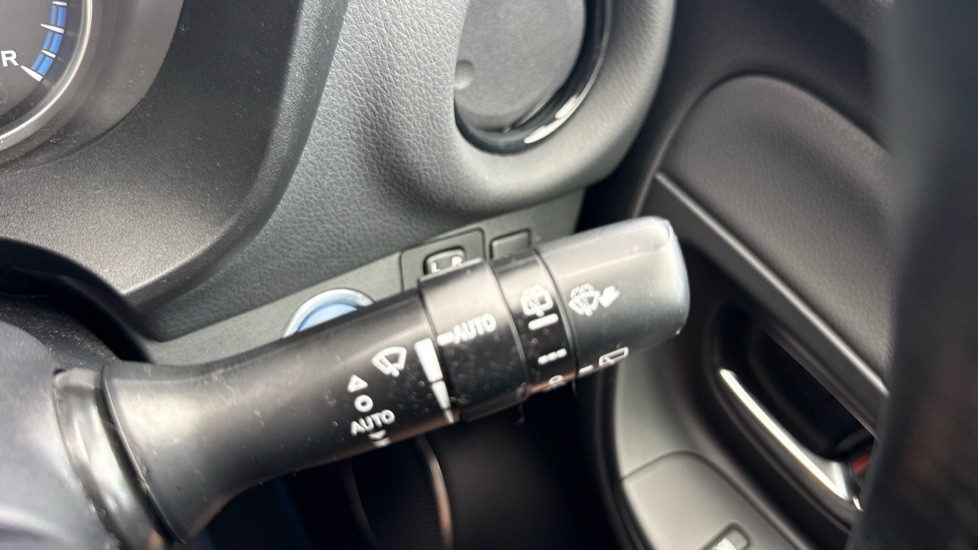 Toyota Yaris 1.5 Hybrid Excel TSS 5dr CVT Hybrid Hatchback - Image 34
