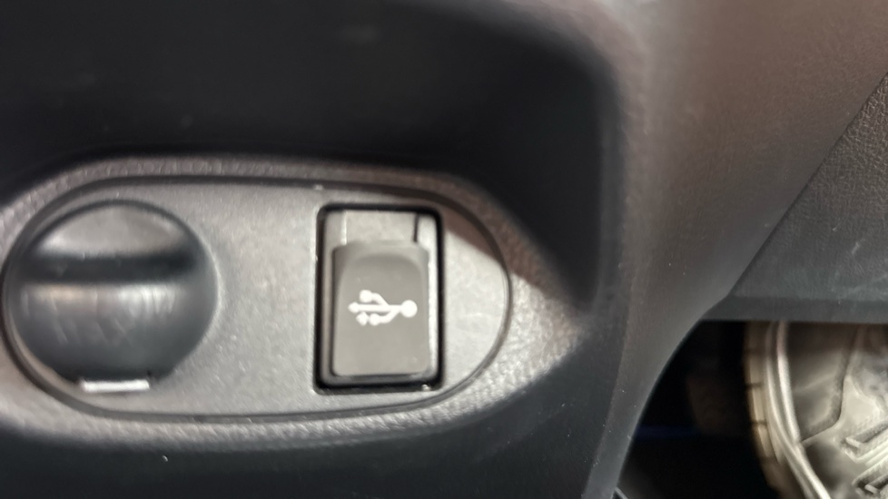 Toyota Yaris 1.5 Hybrid Excel TSS 5dr CVT Hybrid Hatchback - Image 37