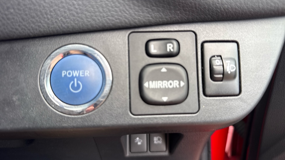 Toyota Yaris 1.5 Hybrid Excel TSS 5dr CVT Hybrid Hatchback - Image 49