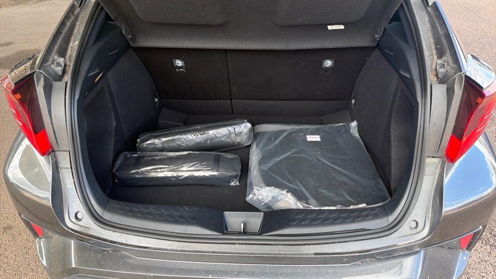 Toyota C-HR 1.8 Hybrid GR Sport 5dr CVT Hybrid Hatchback - Image 13
