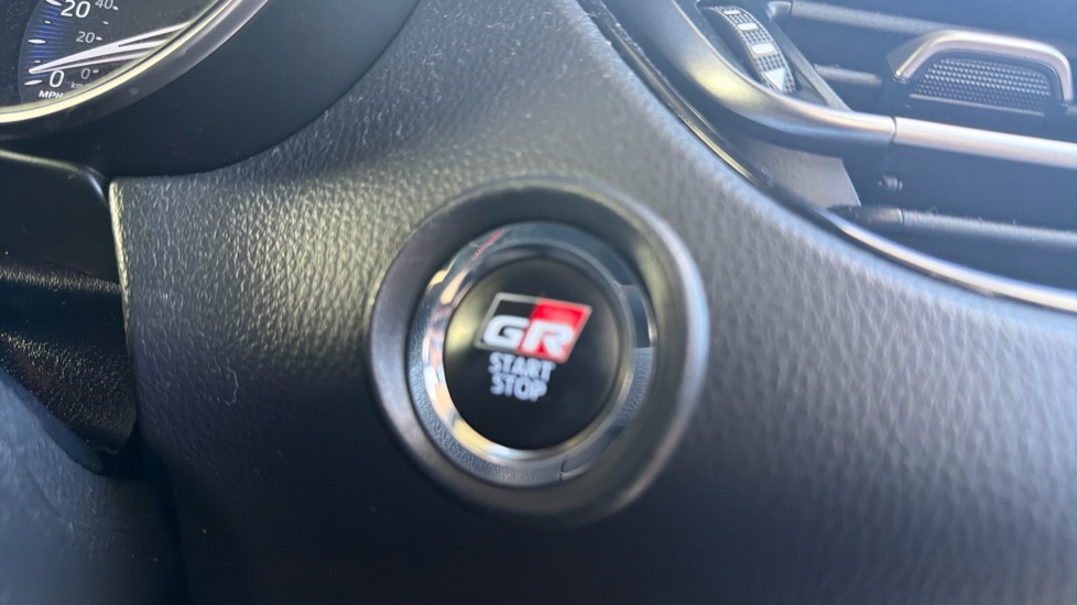 Toyota C-HR 1.8 Hybrid GR Sport 5dr CVT Hybrid Hatchback - Image 16