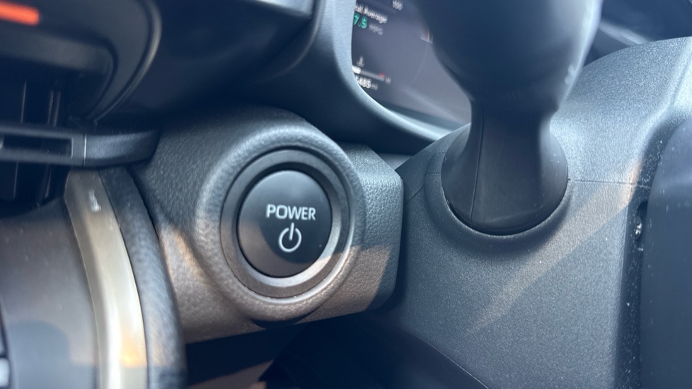 Toyota C-HR 1.8 Hybrid Design 5dr CVT Hybrid Hatchback - Image 16