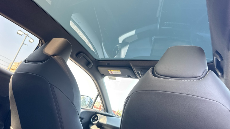 Toyota C-HR 1.8 Hybrid Design 5dr CVT Hybrid Hatchback - Image 19
