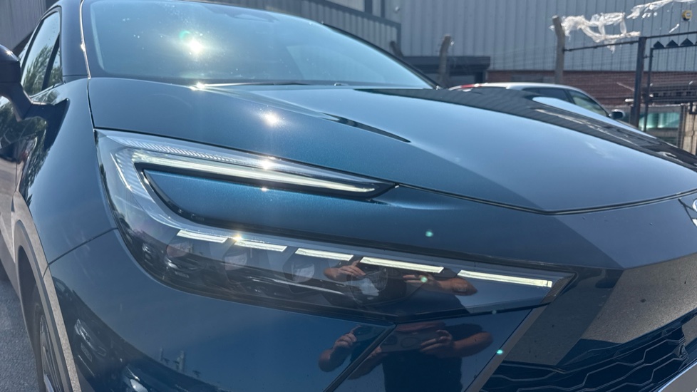 Toyota C-HR 1.8 Hybrid Design 5dr CVT Hybrid Hatchback - Image 20
