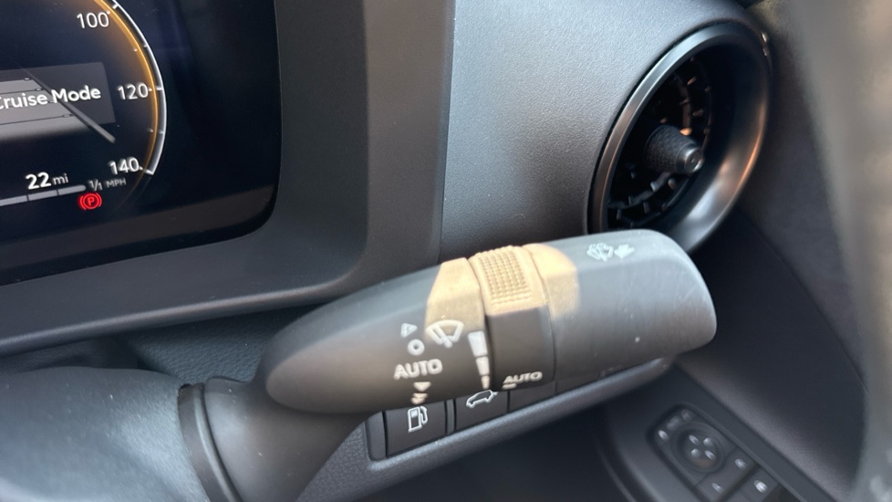 Toyota C-HR 1.8 Hybrid Design 5dr CVT Hybrid Hatchback - Image 33