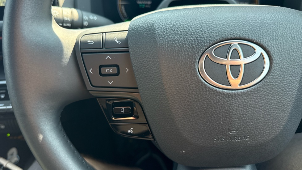 Toyota C-HR 1.8 Hybrid Design 5dr CVT Hybrid Hatchback - Image 40