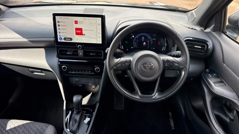 Toyota Yaris Cross 1.5 Hybrid Design 5dr CVT Hybrid Estate - Image 6