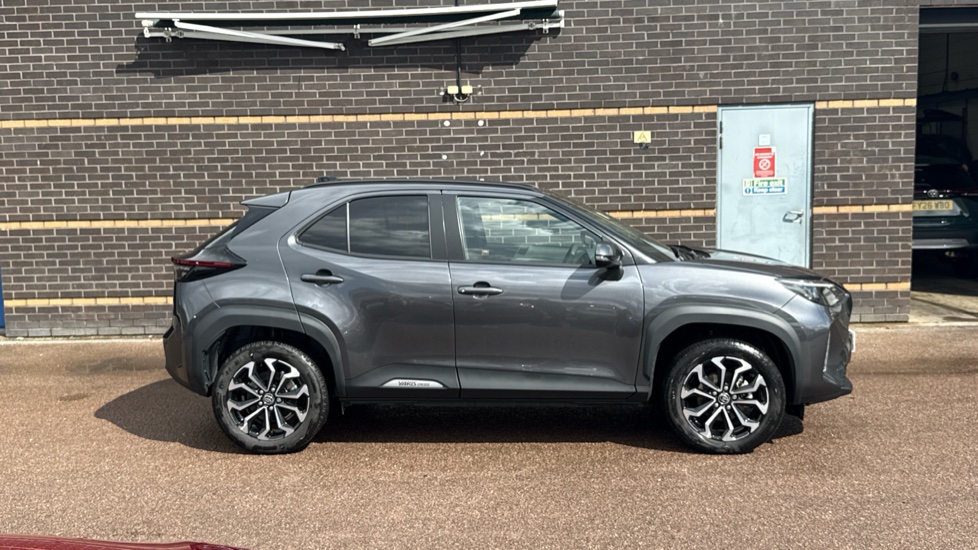 Toyota Yaris Cross 1.5 Hybrid Design 5dr CVT Hybrid Estate - Image 23