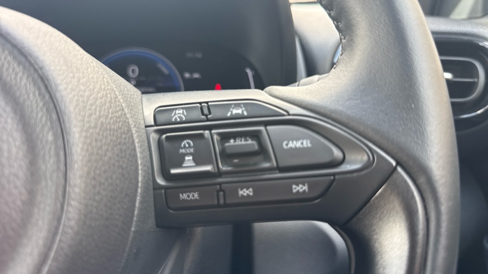 Toyota Yaris Cross 1.5 Hybrid Design 5dr CVT Hybrid Estate - Image 31