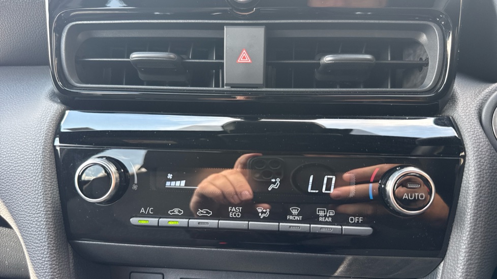 Toyota Yaris Cross 1.5 Hybrid Design 5dr CVT Hybrid Estate - Image 35