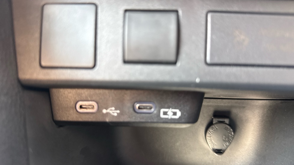 Toyota Yaris Cross 1.5 Hybrid Design 5dr CVT Hybrid Estate - Image 37