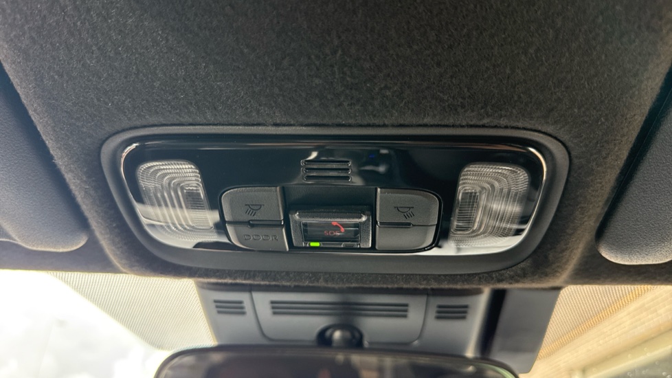 Toyota Yaris Cross 1.5 Hybrid Design 5dr CVT Hybrid Estate - Image 48