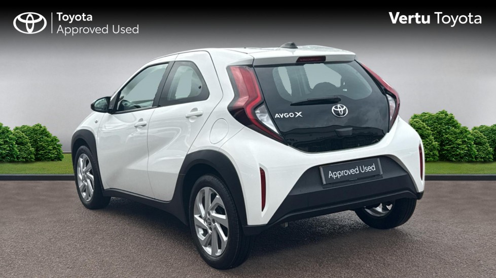 Toyota Aygo X 1.0 VVT-i Pure 5dr Petrol Hatchback - Image 4
