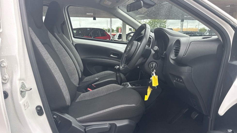 Toyota Aygo X 1.0 VVT-i Pure 5dr Petrol Hatchback - Image 12